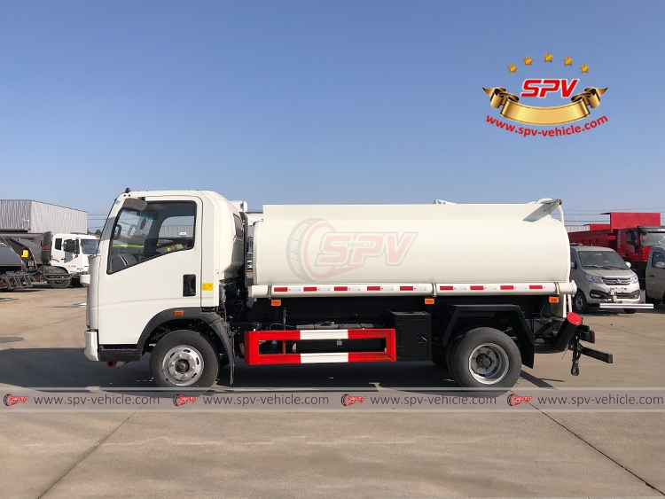 5,000 Litres Petroleum Tank Truck Sinotruk - LS 5,000 Litres Petroleum Tank Truck Sinotruk - LS